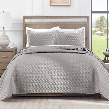 Reversible King Size Quilt Set, 3-Piece Lightweight Quilts Soft Bedspreads Bed Coverlets, Light Grey