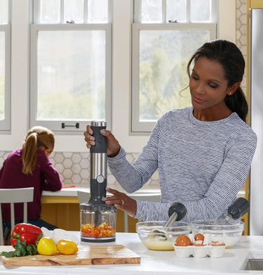 Ultimate Immersion Blender for Versatile Kitchen Use - Ideal for Smoothies, Baby Food, and More! Features Whisk, Blending Jar, 2-Speed Settings, and 500 Watts of Power.