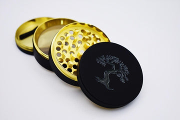 Tobacco Herb Spice Hand Grinder 2.5" inch 4 Piece Alloy GrinderBlack/Gold