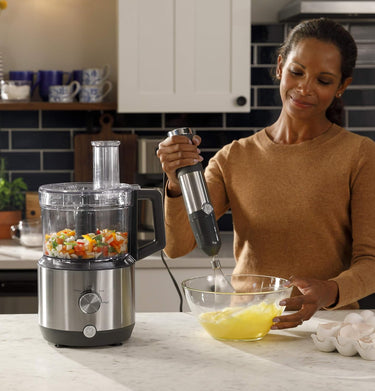 Ultimate Immersion Blender for Versatile Kitchen Use - Ideal for Smoothies, Baby Food, and More! Features Whisk, Blending Jar, 2-Speed Settings, and 500 Watts of Power.
